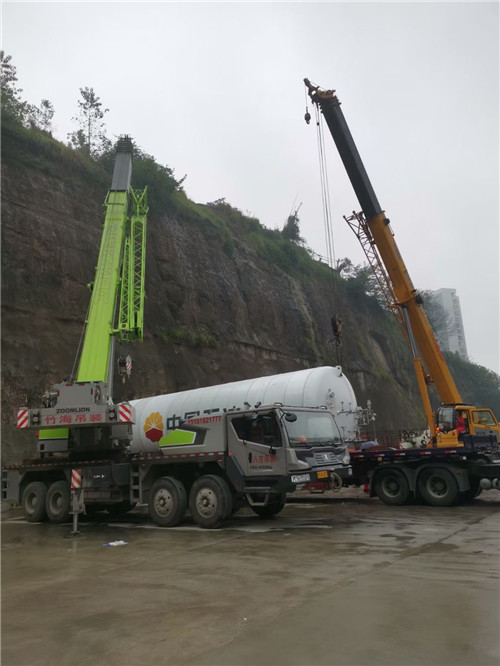 锦屏县“不怕风雨冻”—— 吊车的 “恶劣环境适应” 技术