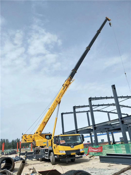 锦屏县超高层建筑钢结构吊装案例